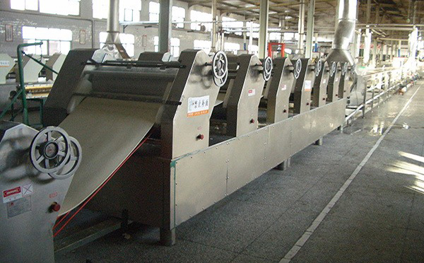 方便（biàn）麵（miàn）生產線